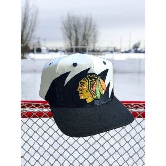 Logo Athletic Other - VINTAGE 90's Chicago Blackhawks LOGO ATHLETIC SHARKTOOTH SNAPBACK HAT NHL